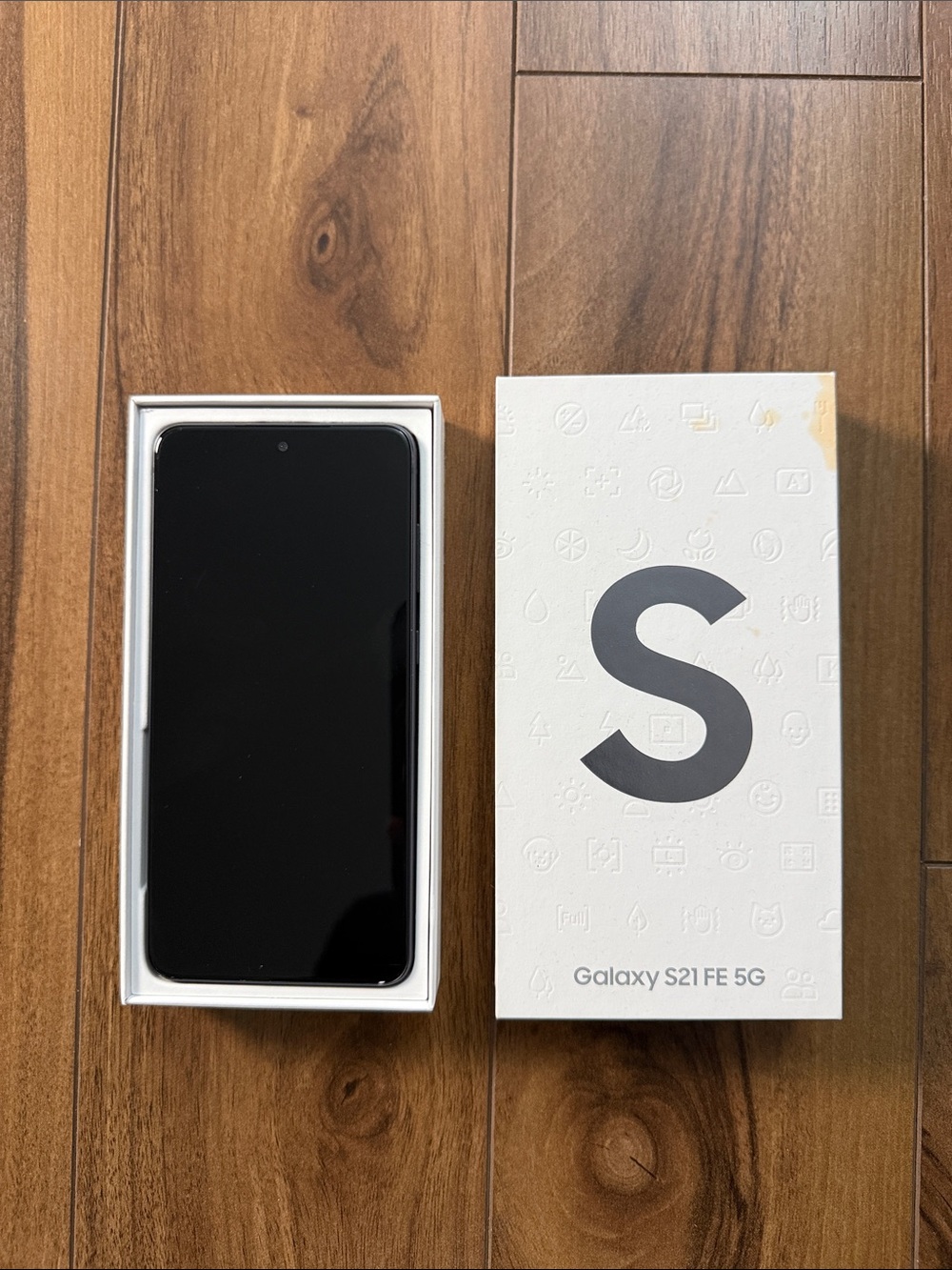 Unlocked Samsung Black Galaxy S21 FE 5G 128GB with Box Included